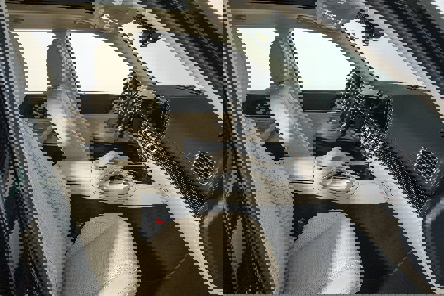 Used 2024 Mercedes-Benz GLS 580 4MATIC image 25