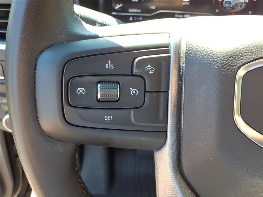 Used 2023 GMC Yukon XL SLT AWD/4WD image 28