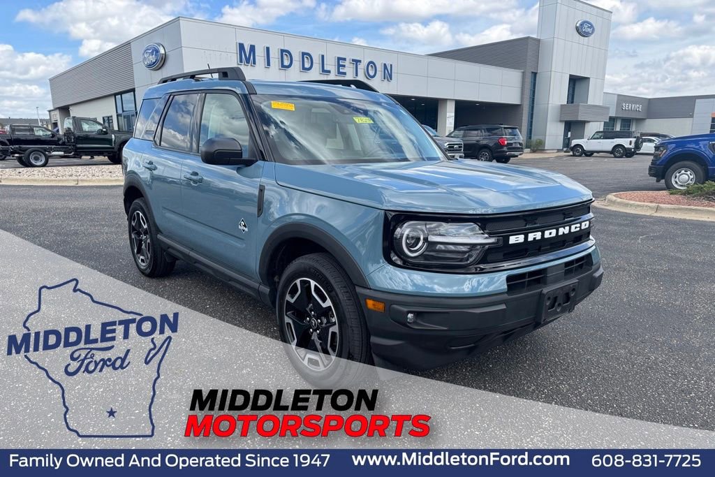Certified 2023 Ford Bronco Sport Outer Banks w/ Tech Package AWD/4WD image 1