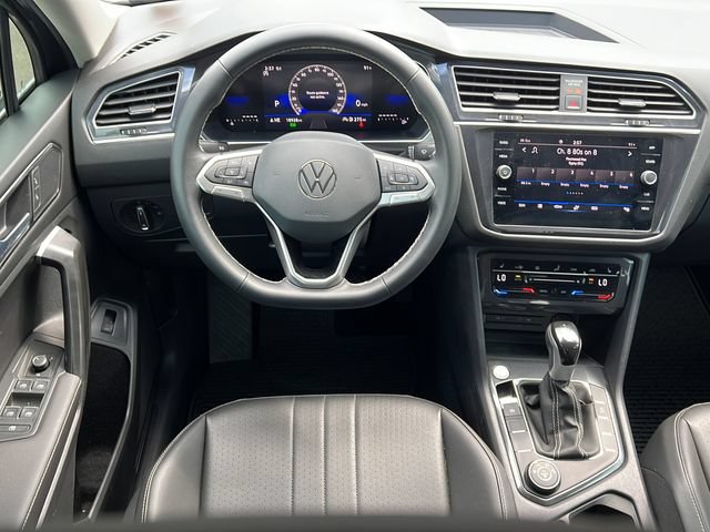 Used 2024 Volkswagen Tiguan SE AWD/4WD image 12
