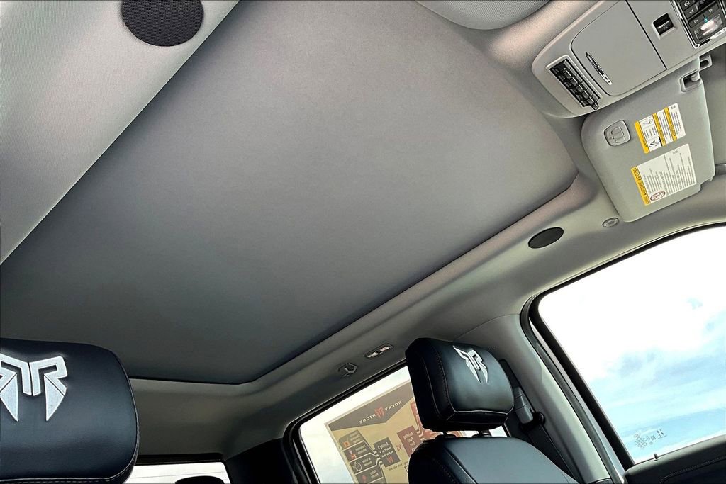 New 2026 Ford F250 Lariat w/ Black Appearance Package image 27