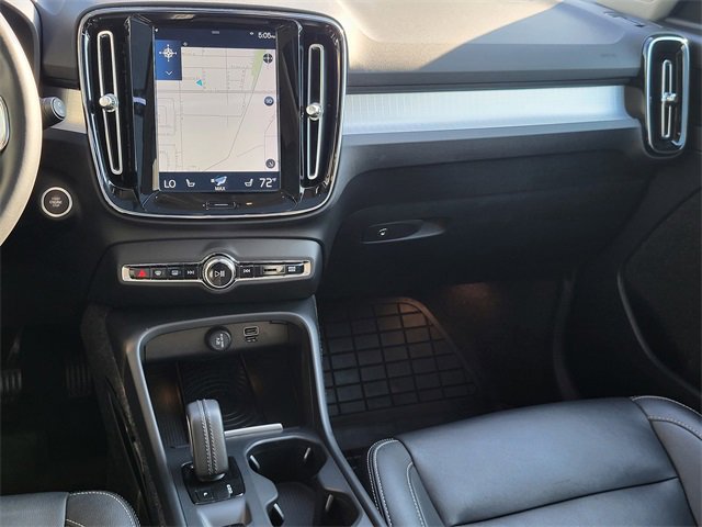 Used 2019 Volvo XC40 T5 Momentum image 34