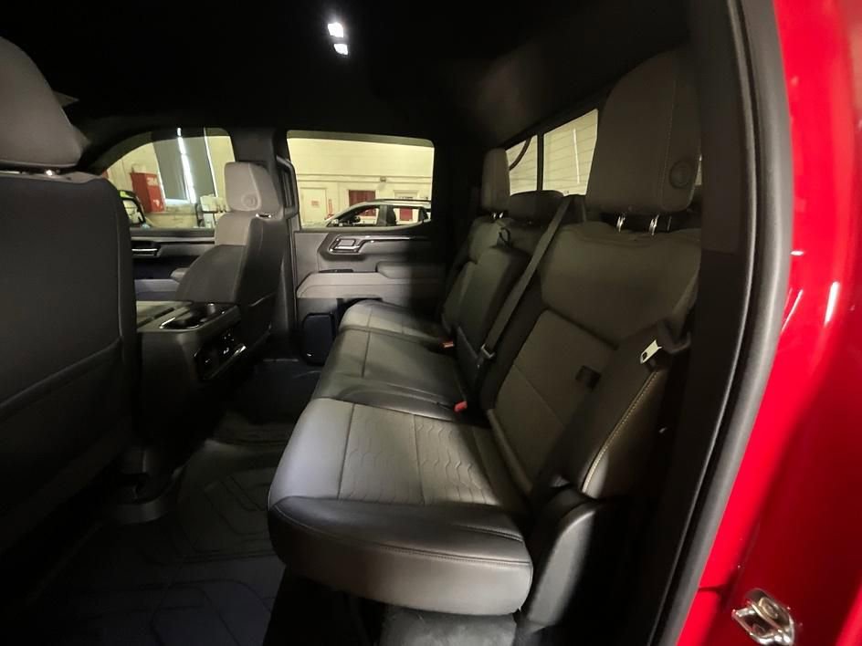 Used 2025 Chevrolet Silverado 1500 ZR2 w/ Dark Appearance Package image 40