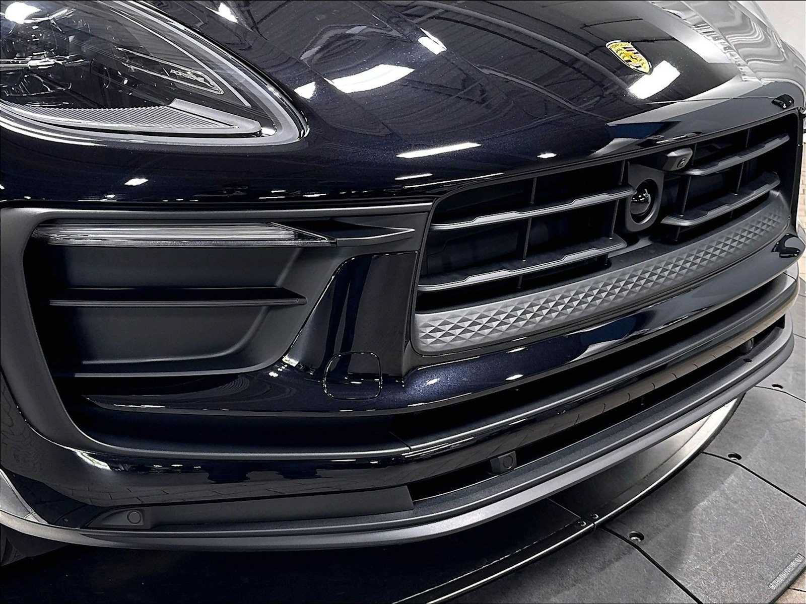 New 2026 Porsche Macan AWD/4WD image 32