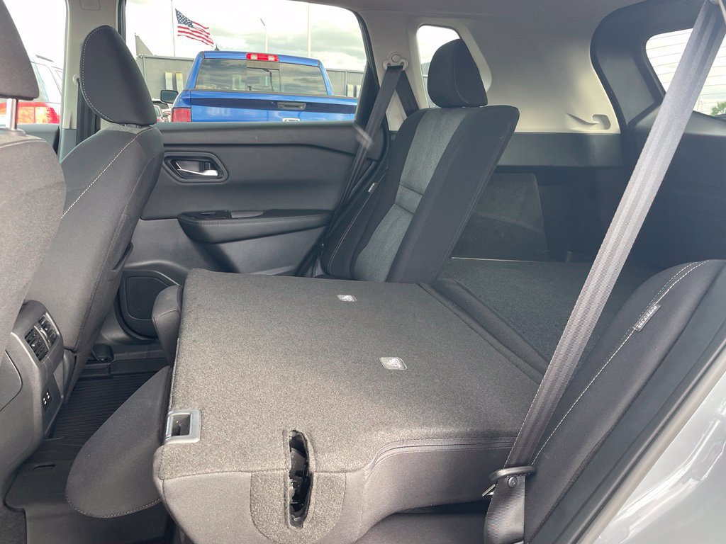 Certified 2026 Nissan Rogue SV FWD image 18