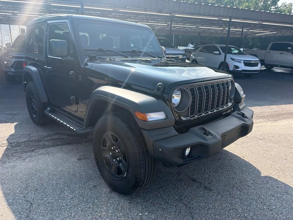 Used 2025 Jeep Wrangler Sport AWD/4WD image 4