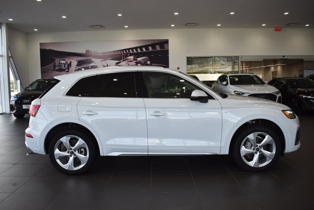 Used 2023 Audi Q5 2.0T Premium Plus w/ Premium Plus Package AWD/4WD image 8
