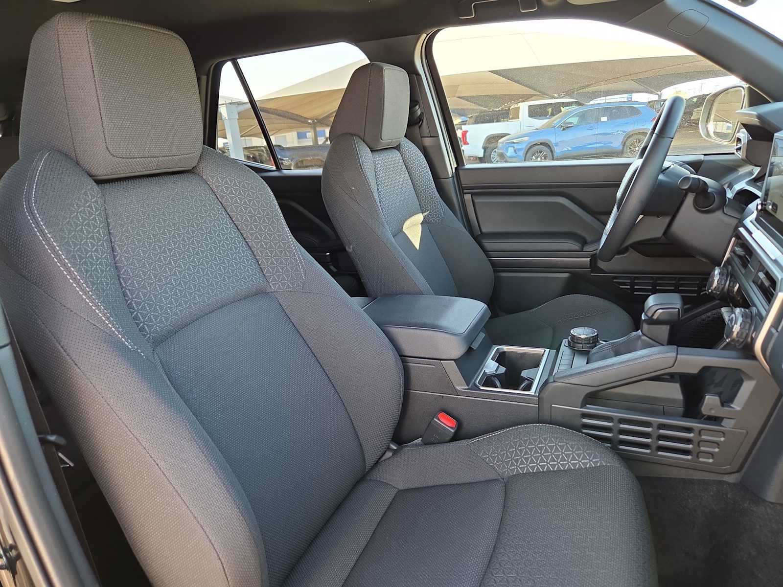 Used 2025 Toyota 4Runner SR5 AWD/4WD image 17