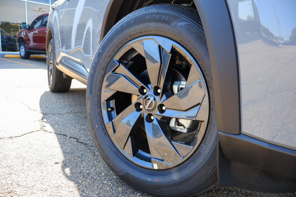 New 2026 Nissan Rogue SV FWD image 17