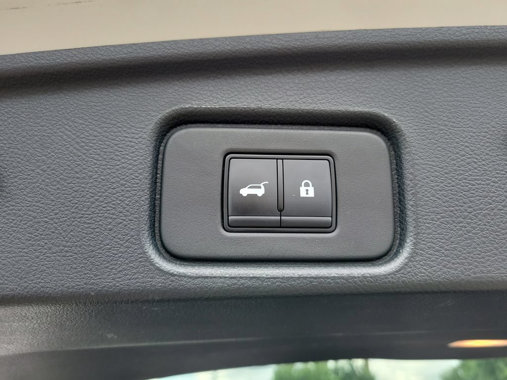 Used 2023 Nissan Pathfinder SL AWD/4WD image 8