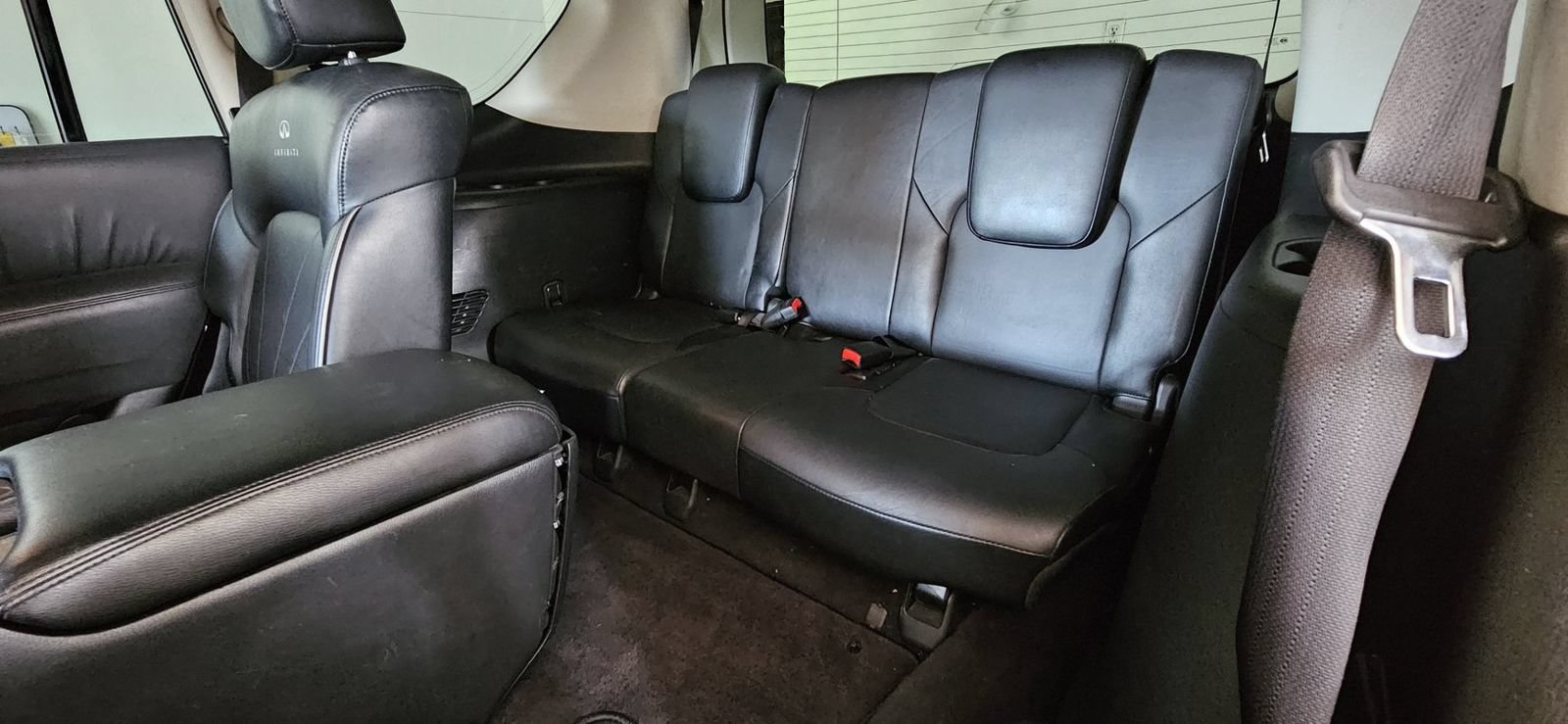 Used 2012 INFINITI QX56 4WD w/ Deluxe Touring Pkg image 18