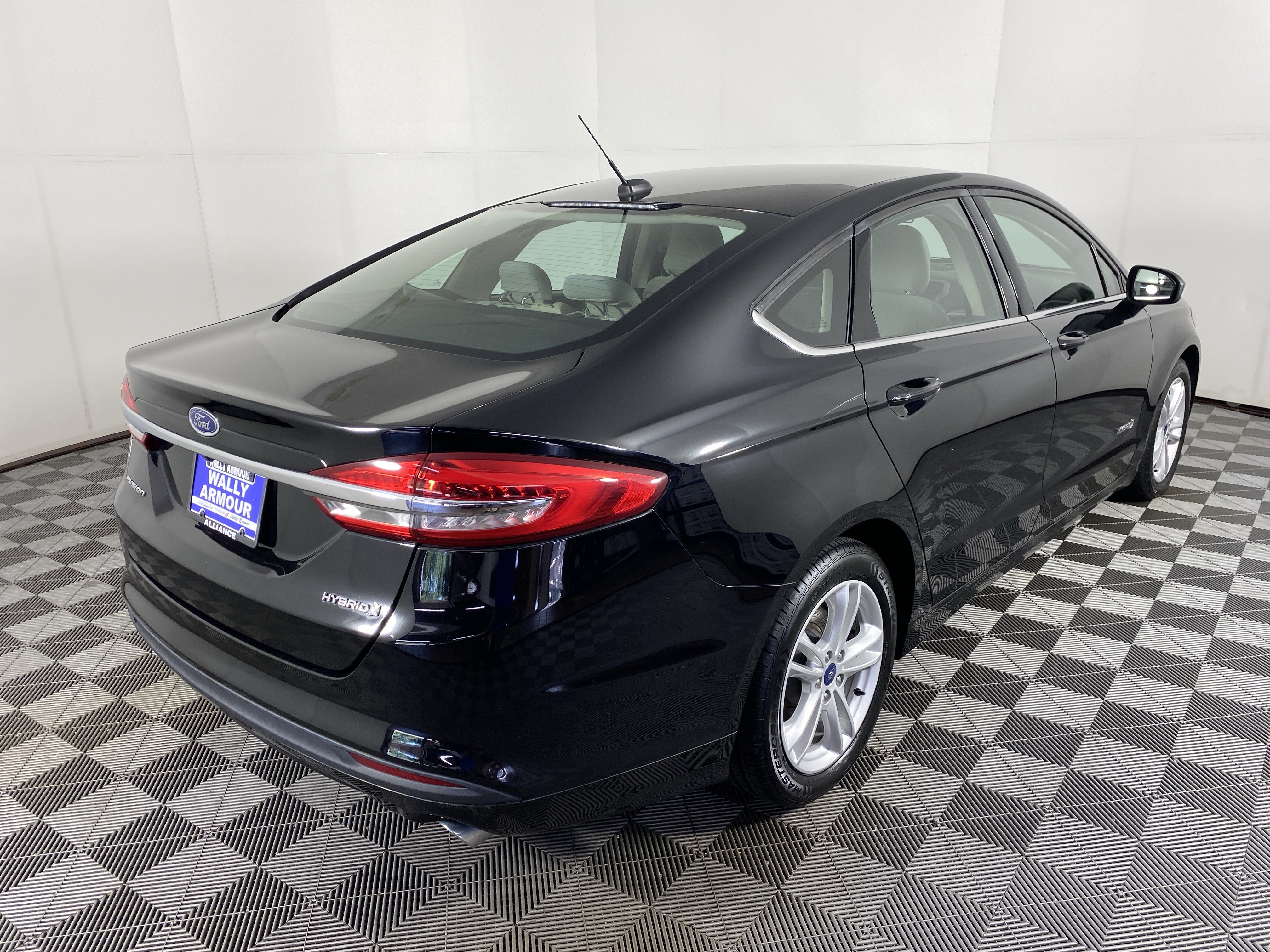 Used 2018 Ford Fusion S FWD image 6