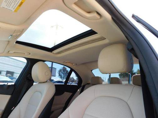 Used 2019 Mercedes-Benz C 300 Sedan image 19