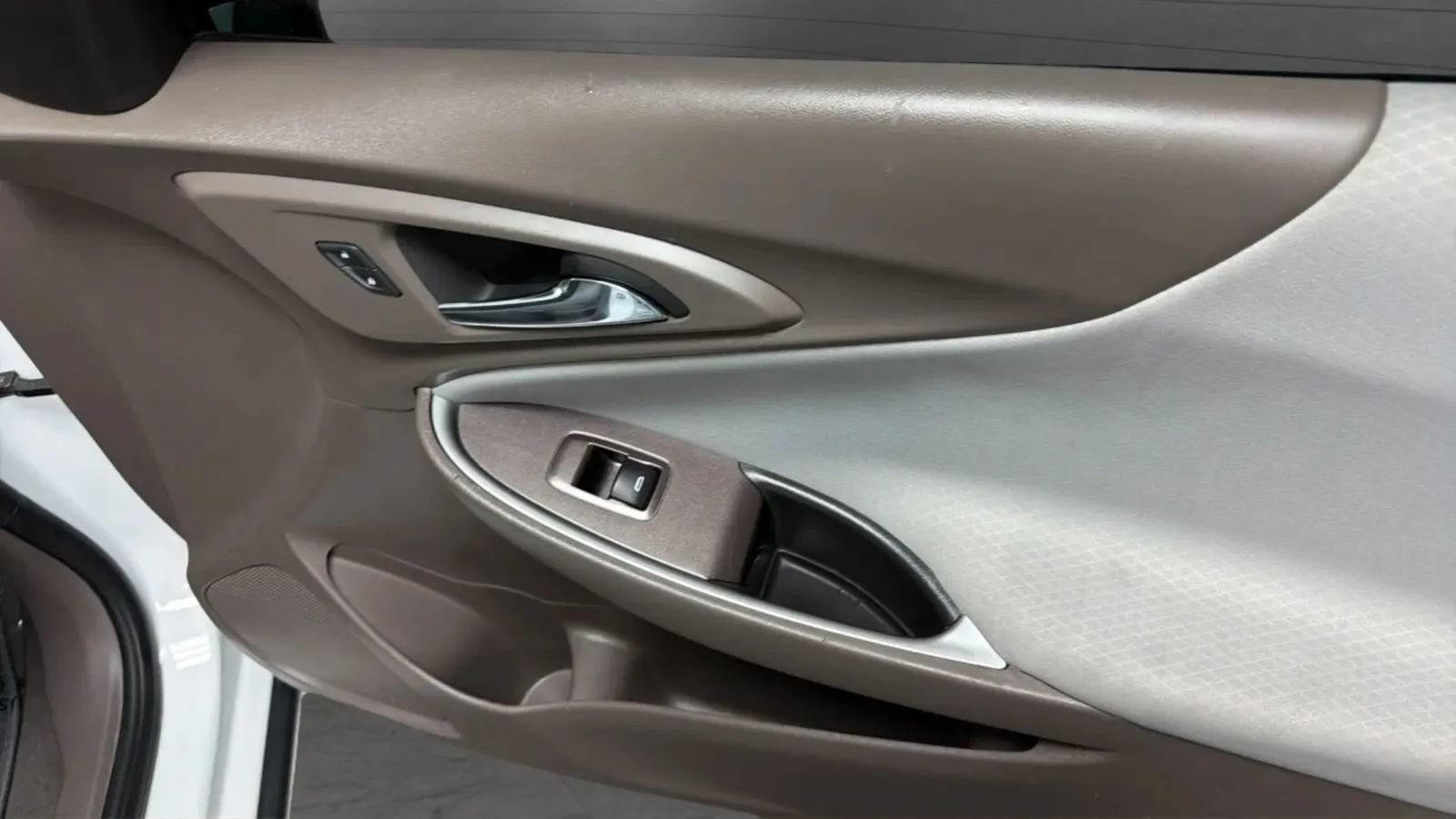 Used 2022 Chevrolet Malibu LT FWD image 18