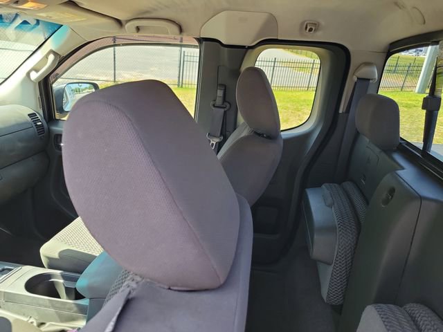 Used 2013 Nissan Frontier SV RWD image 23