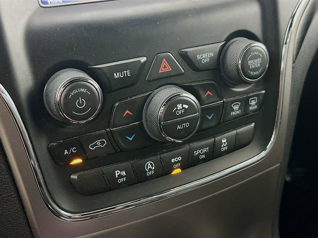 Certified 2021 Jeep Grand Cherokee Laredo image 21