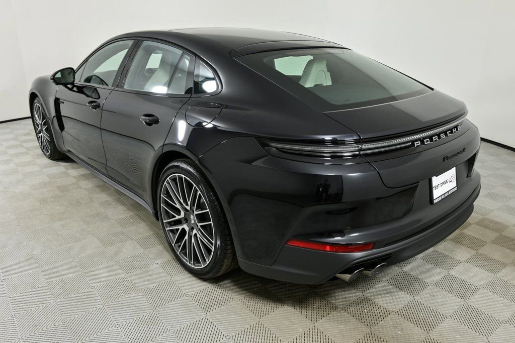 New 2026 Porsche Panamera 4 E-Hybrid AWD/4WD image 3