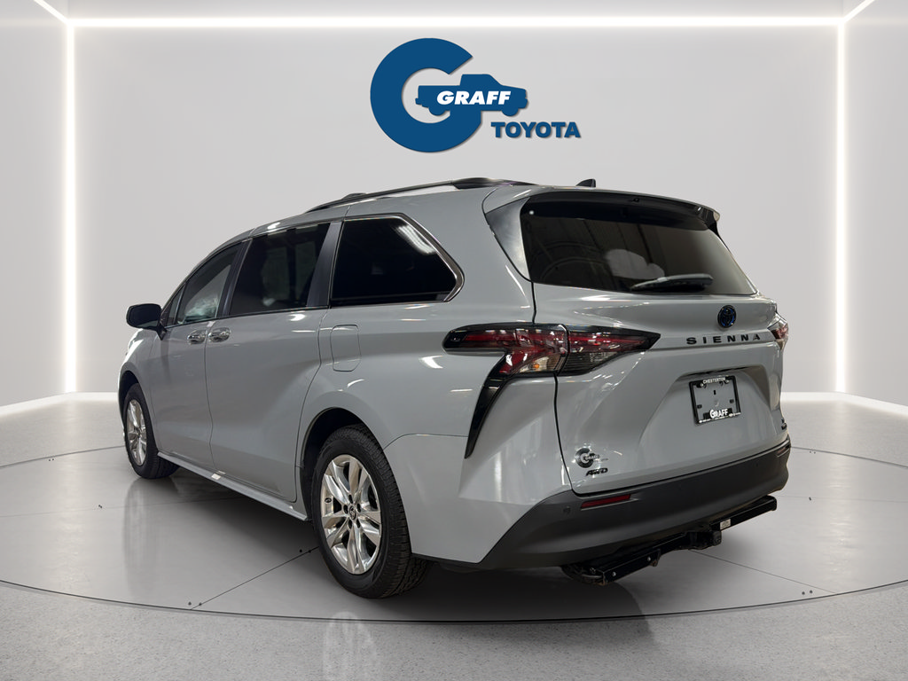 Used 2023 Toyota Sienna XLE Woodland Edition AWD/4WD image 5