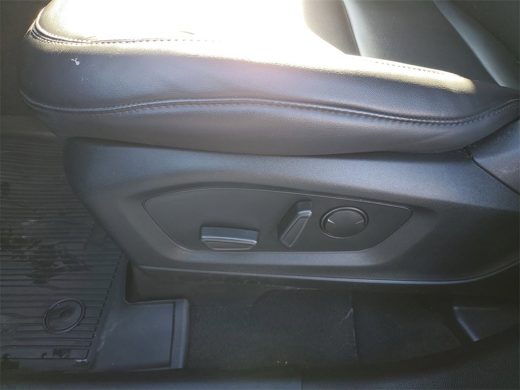 Used 2023 Ford Explorer XLT w/ Equipment Group 202A image 7