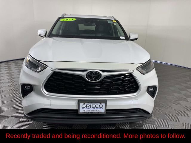 Used 2023 Toyota Highlander XLE AWD/4WD image 3