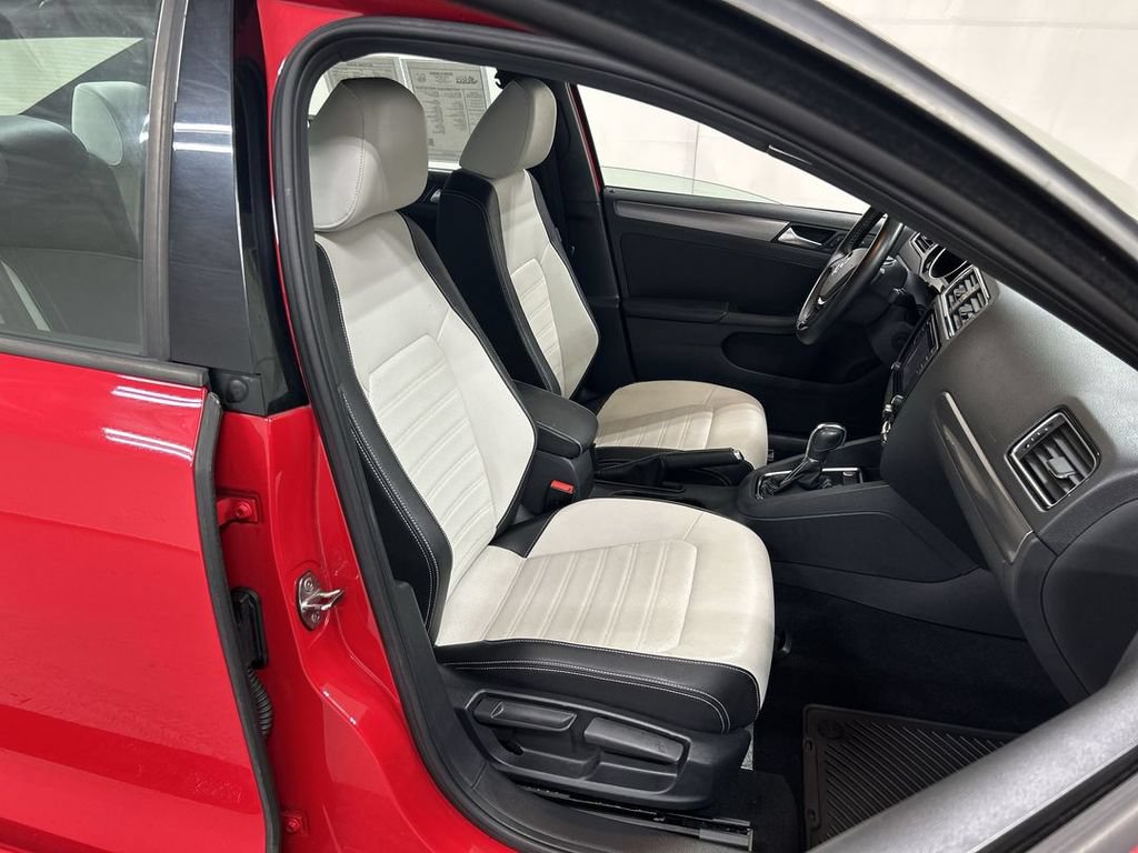 Used 2016 Volkswagen Jetta Sport FWD image 23