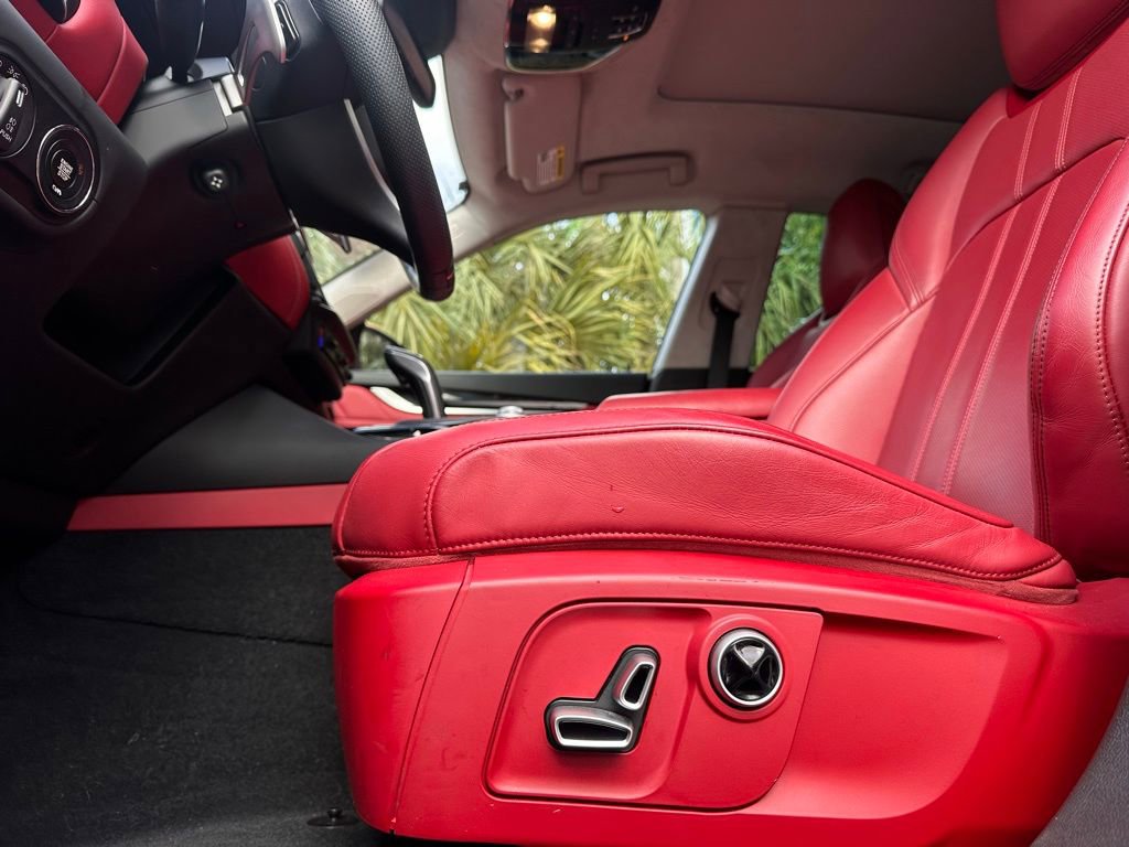 Used 2023 Maserati Levante Modena image 13