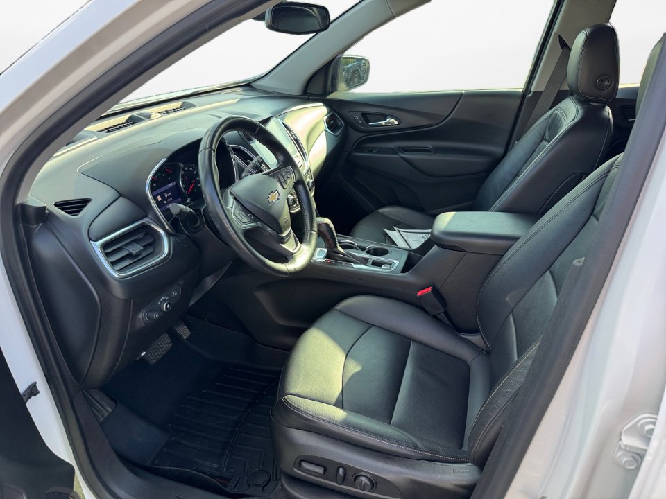 Used 2020 Chevrolet Equinox LT w/ Sport Edition FWD image 11