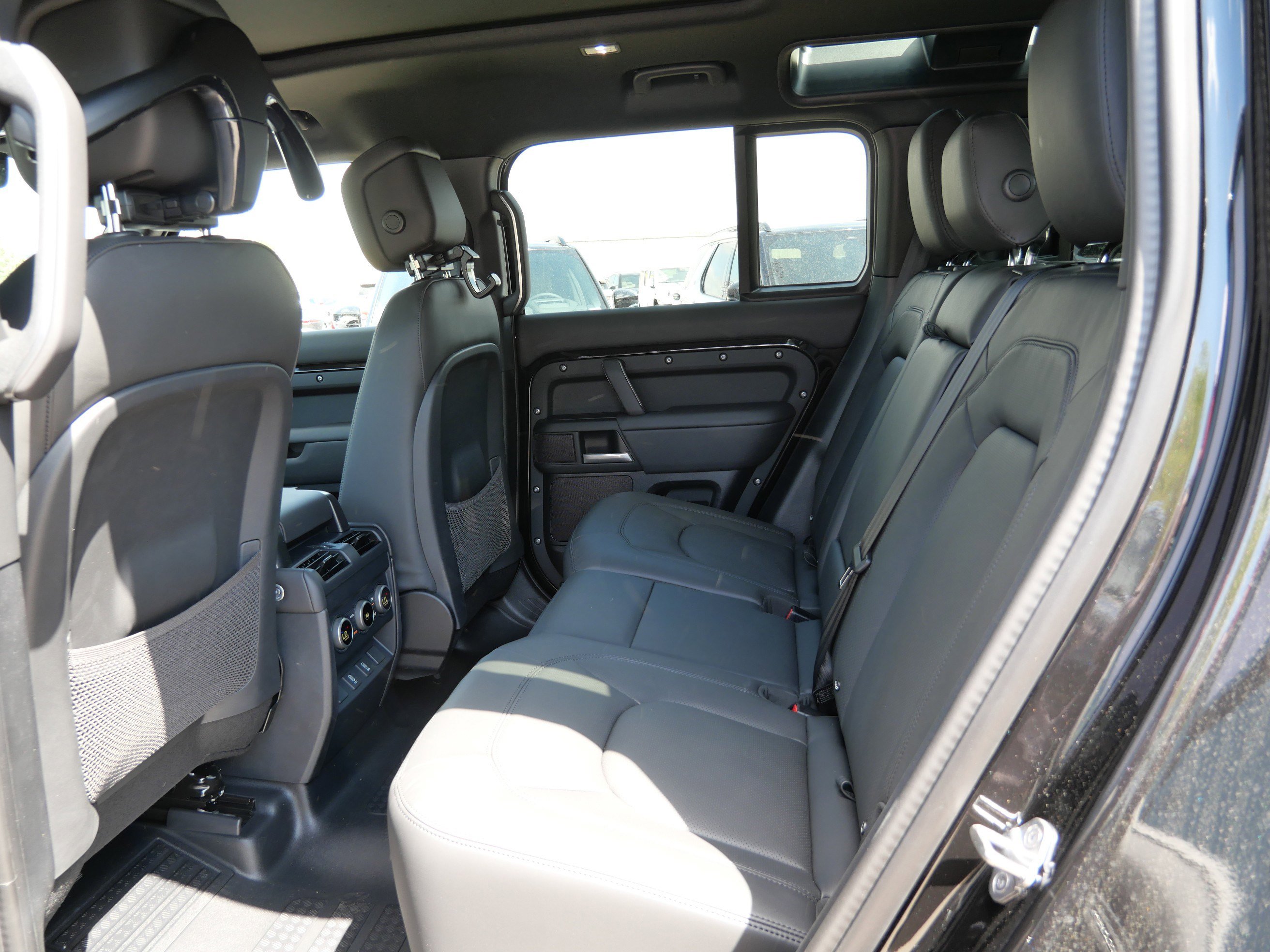 New 2026 Land Rover Defender 110 X-Dynamic SE AWD/4WD image 6