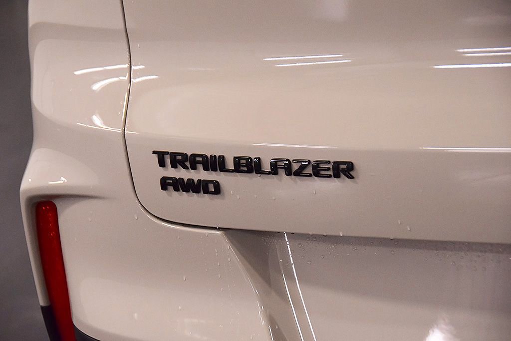 New 2026 Chevrolet TrailBlazer RS w/ Driver Confidence Package AWD/4WD image 11