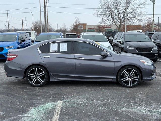 Used 2016 Honda Accord Touring image 2