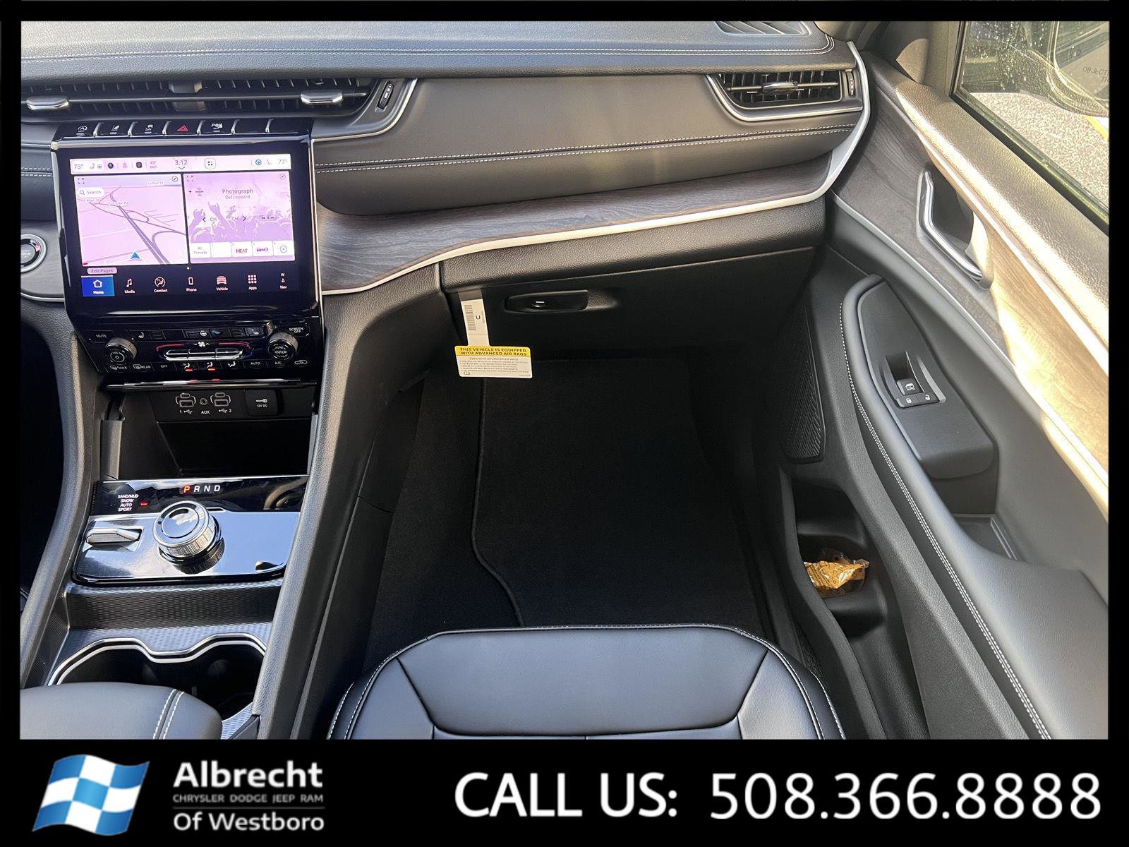 New 2025 Jeep Grand Cherokee Limited image 17