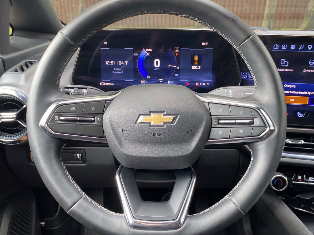 Used 2025 Chevrolet Equinox EV LT w/ Comfort Package FWD image 4