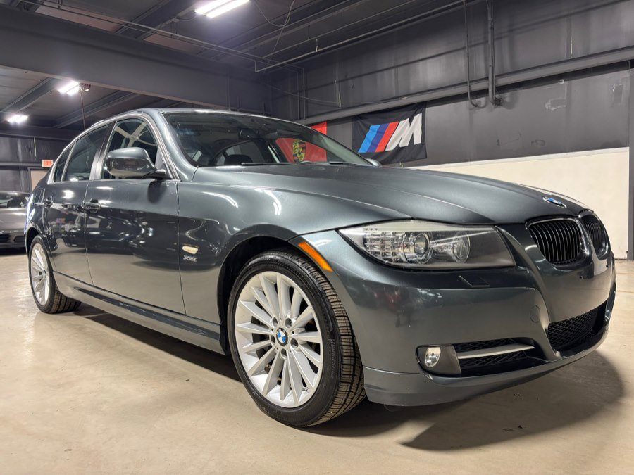 Used 2011 BMW 335i xDrive Sedan image 3