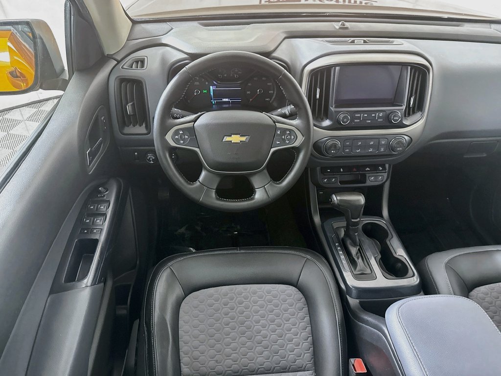 Used 2017 Chevrolet Colorado Z71 AWD/4WD image 3