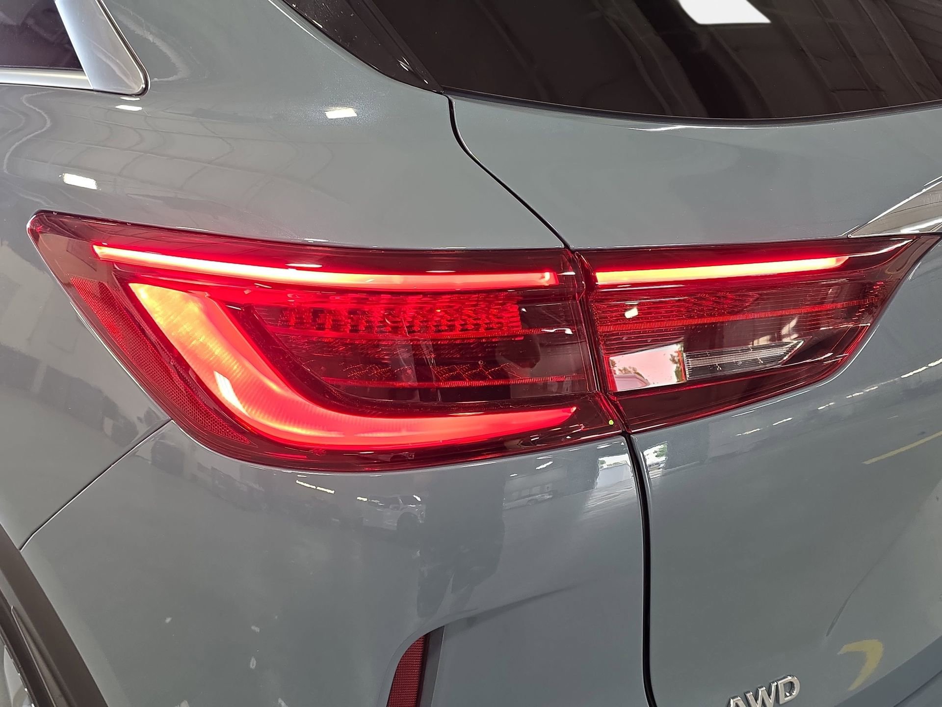 Certified 2025 INFINITI QX50 Luxe w/ Accent Package image 33