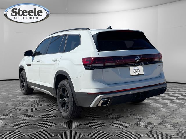 New 2025 Volkswagen Atlas Peak Edition SE image 3