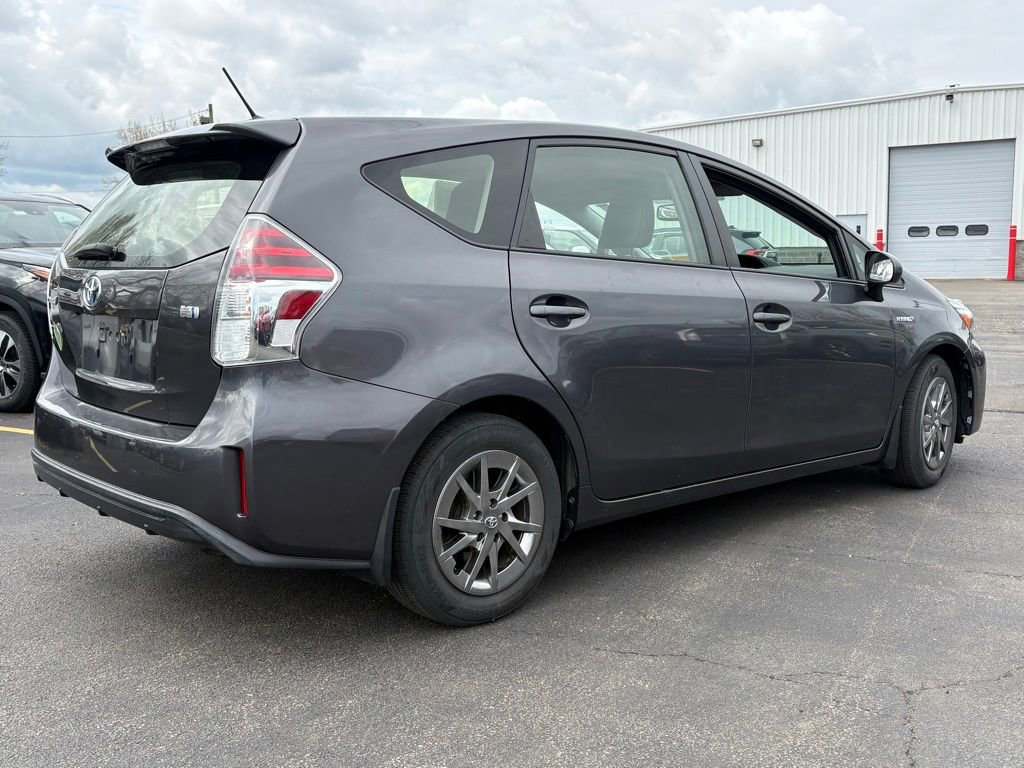 Used 2017 Toyota Prius V Four FWD image 5
