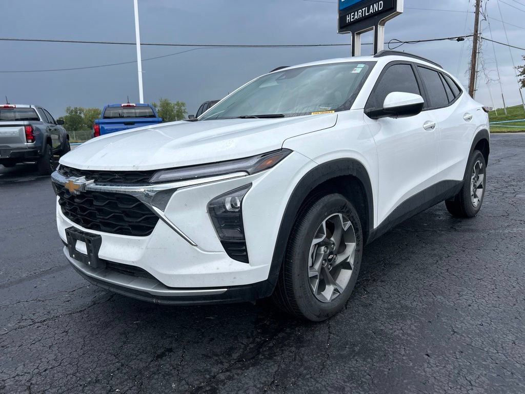 Used 2025 Chevrolet Trax LT w/ Driver Confidence Package