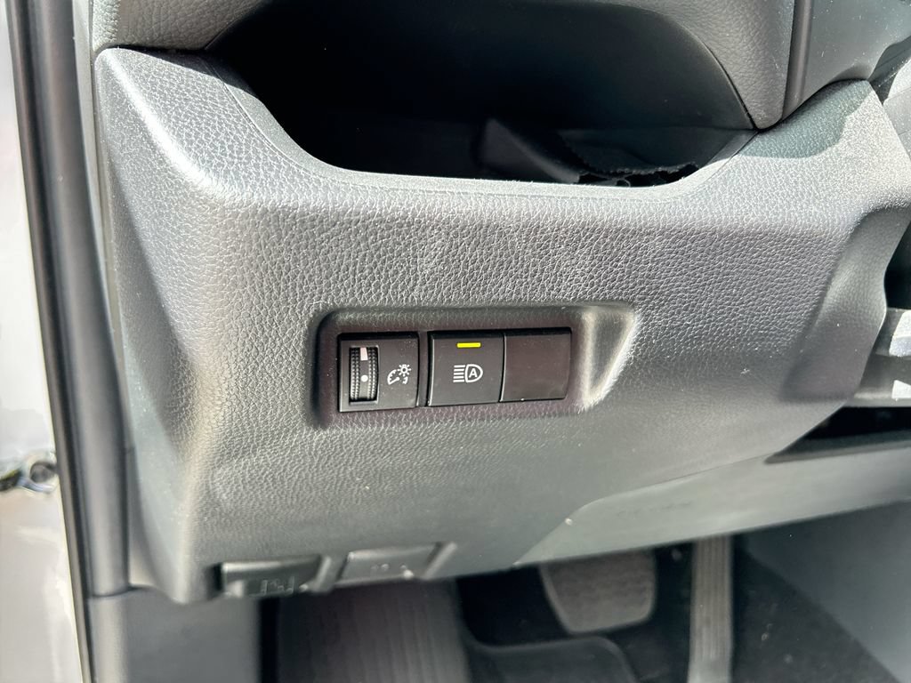Used 2025 Toyota RAV4 XLE FWD image 14