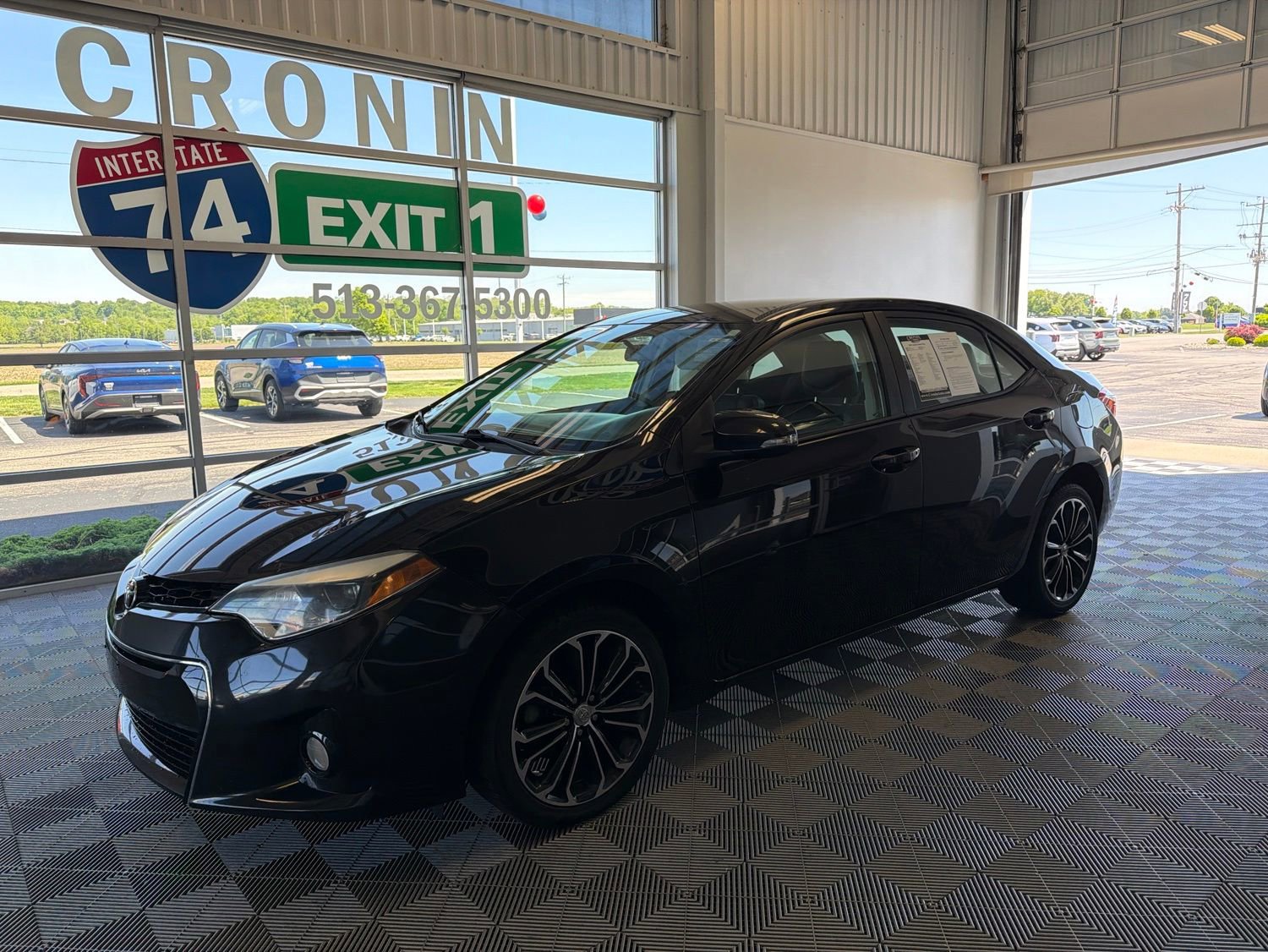 Used 2015 Toyota Corolla S FWD image 2