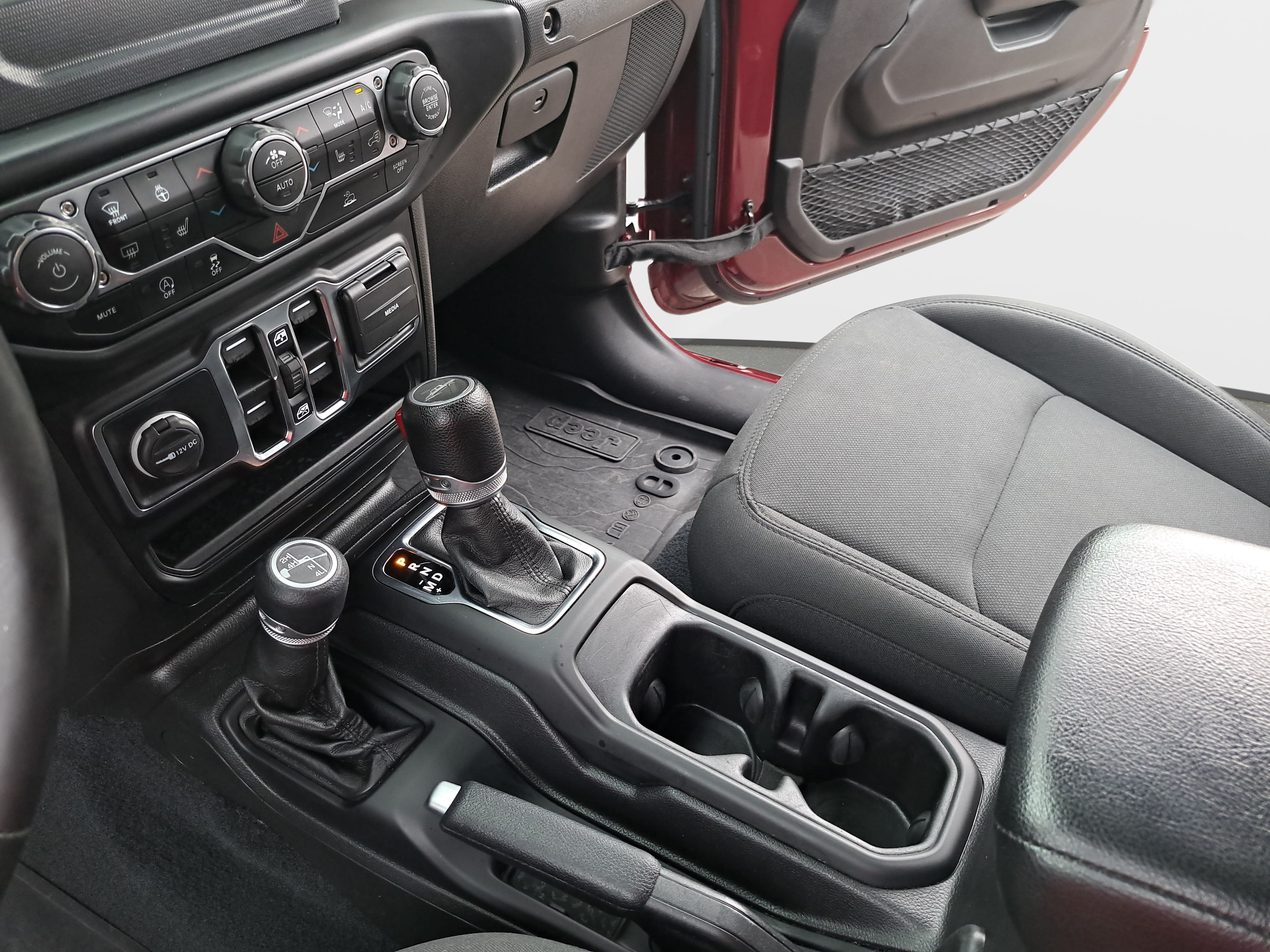 Used 2022 Jeep Gladiator Sport AWD/4WD image 19