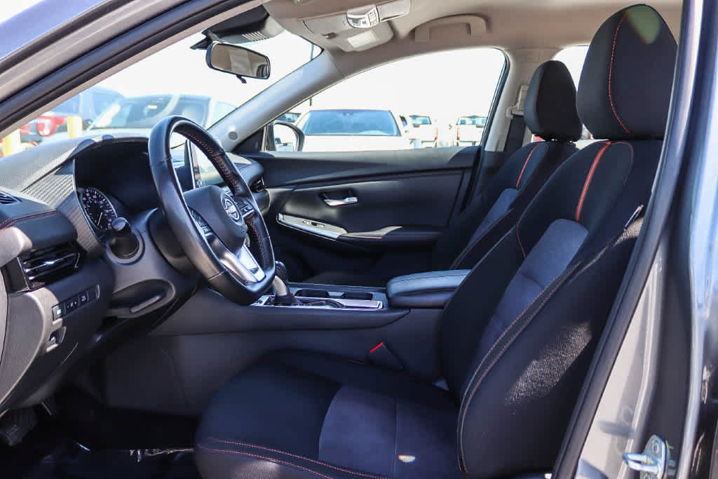 Used 2025 Nissan Sentra SR FWD image 16