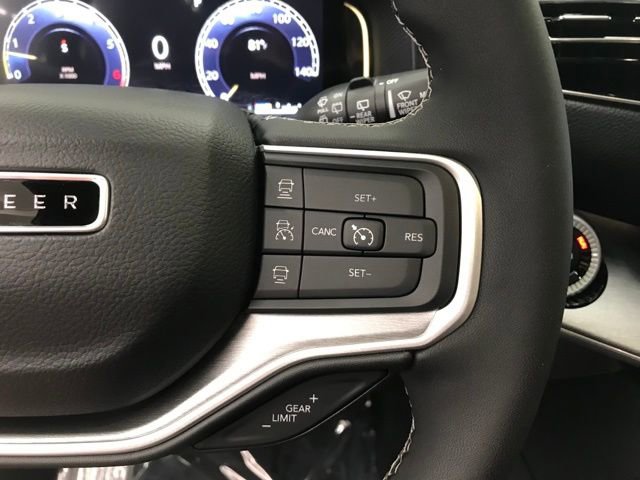 New 2025 Jeep Wagoneer 4WD w/ Convenience Group I image 17