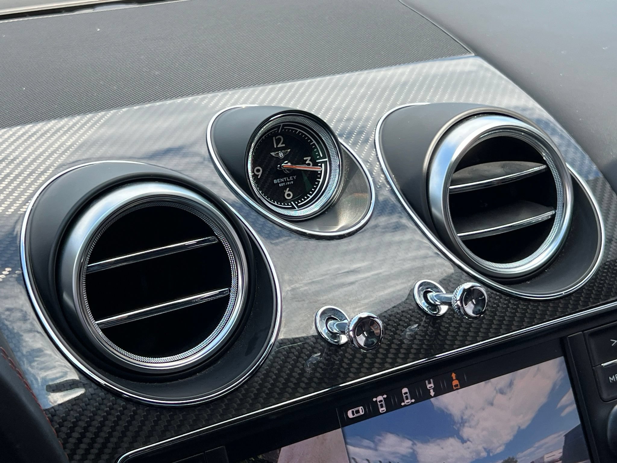 Used 2020 Bentley Bentayga Speed AWD/4WD image 25