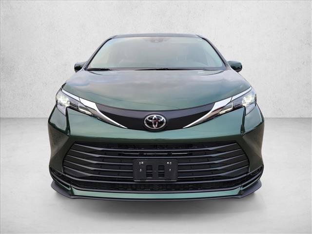 Used 2026 Toyota Sienna LE FWD video 2