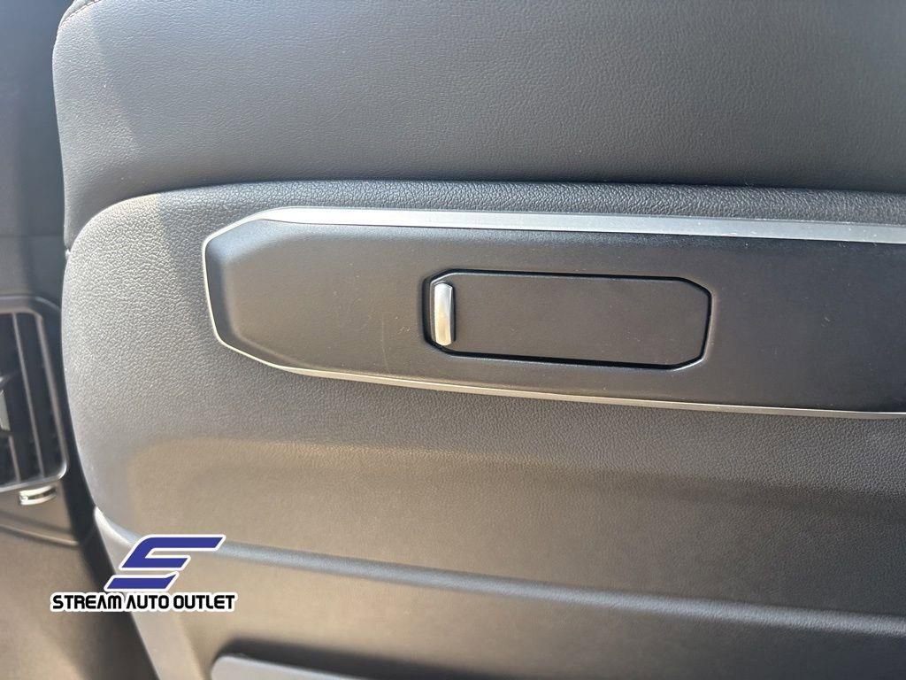 Used 2024 BMW X5 xDrive40i w/ Premium Package image 16