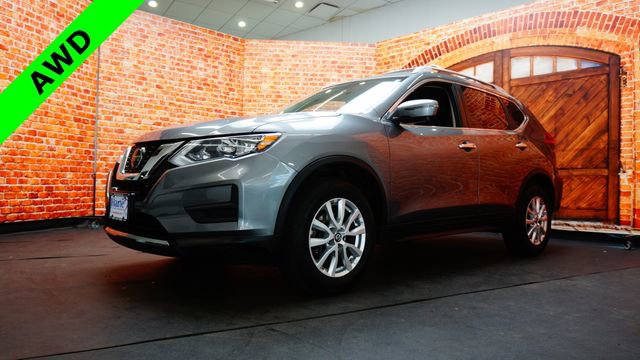 Used 2018 Nissan Rogue SV w/ Premium Package AWD/4WD image 3