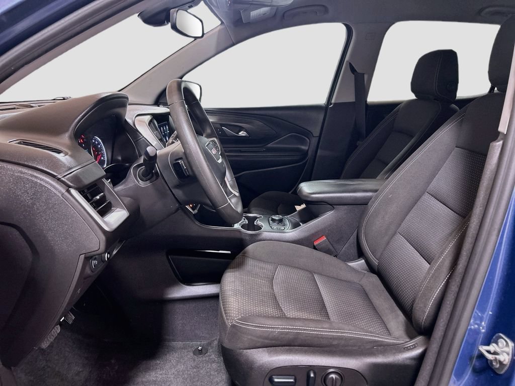 Used 2024 GMC Terrain SLE w/ Driver Convenience Package FWD image 19
