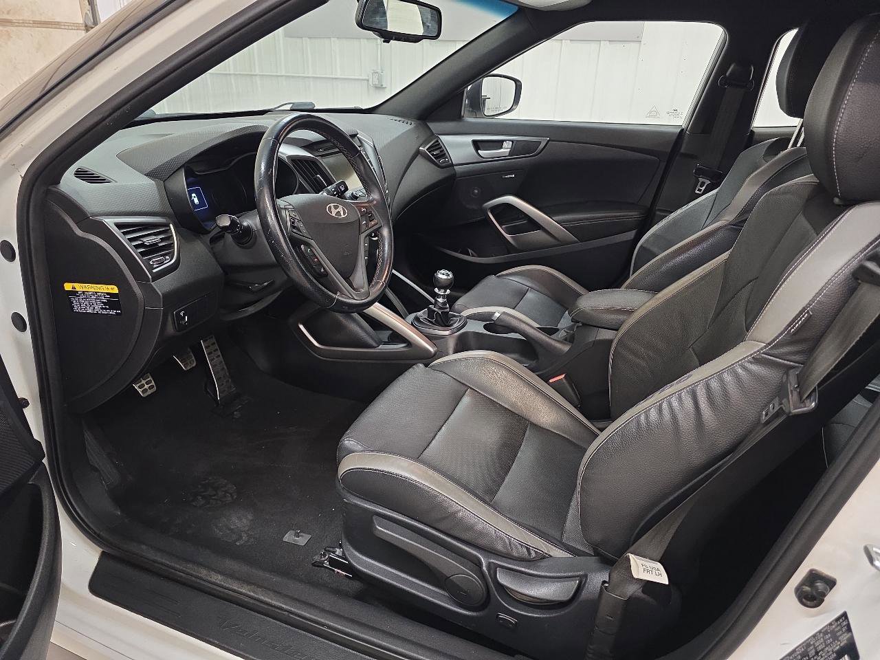 Used 2016 Hyundai Veloster Turbo FWD image 21