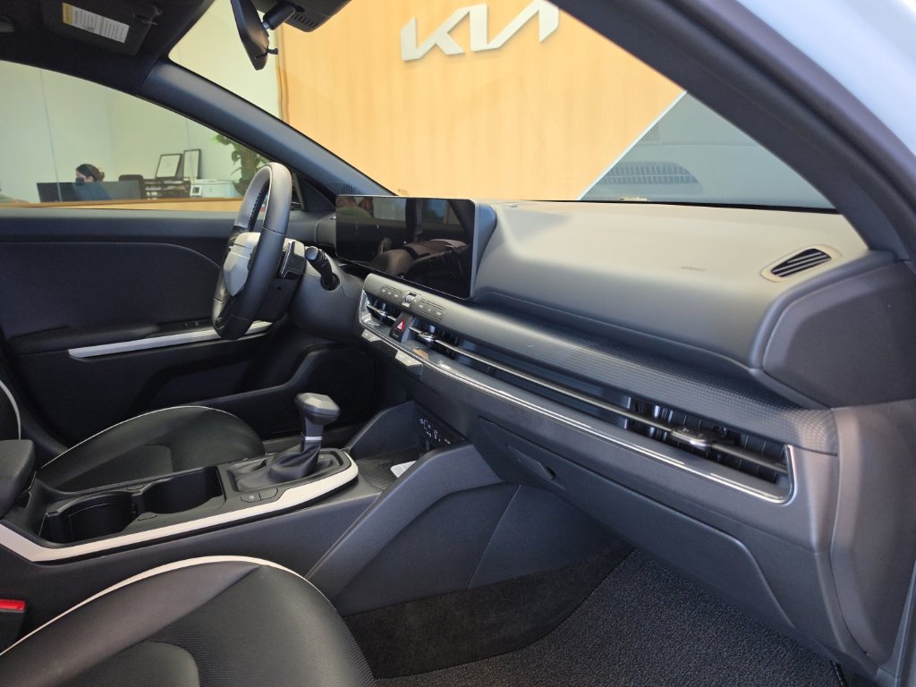 Certified 2026 Kia K4 EX FWD image 48